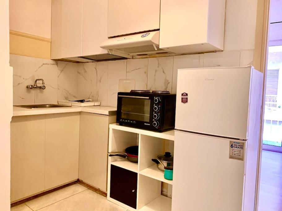 2 Bedroom Apartment 300 Meters Metro Aghios Loanis Афіни Екстер'єр фото