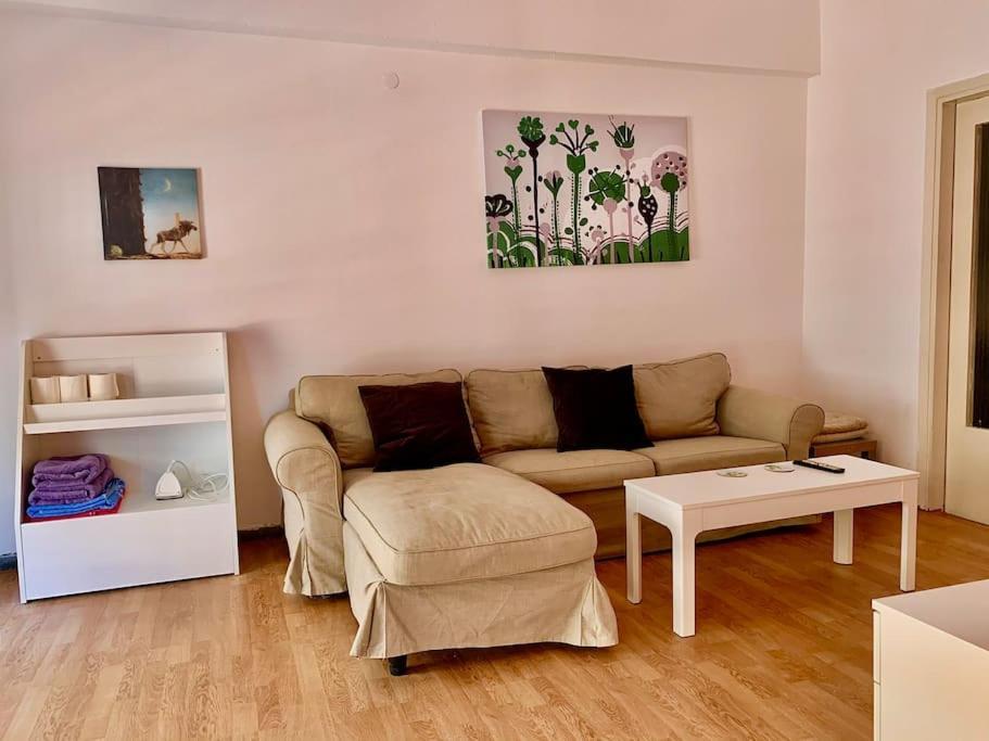 2 Bedroom Apartment 300 Meters Metro Aghios Loanis Афіни Екстер'єр фото